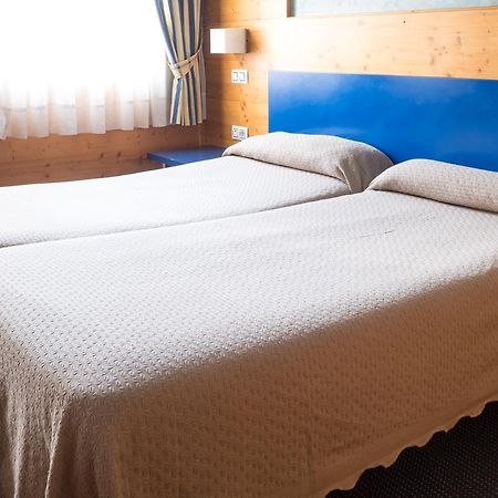 Hotel Bezana Lago Санта-Крус-де-Бесана Экстерьер фото
