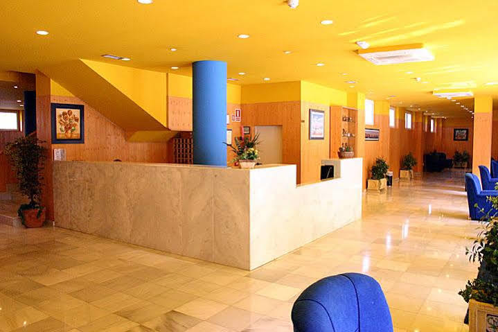 Hotel Bezana Lago Санта-Крус-де-Бесана Экстерьер фото